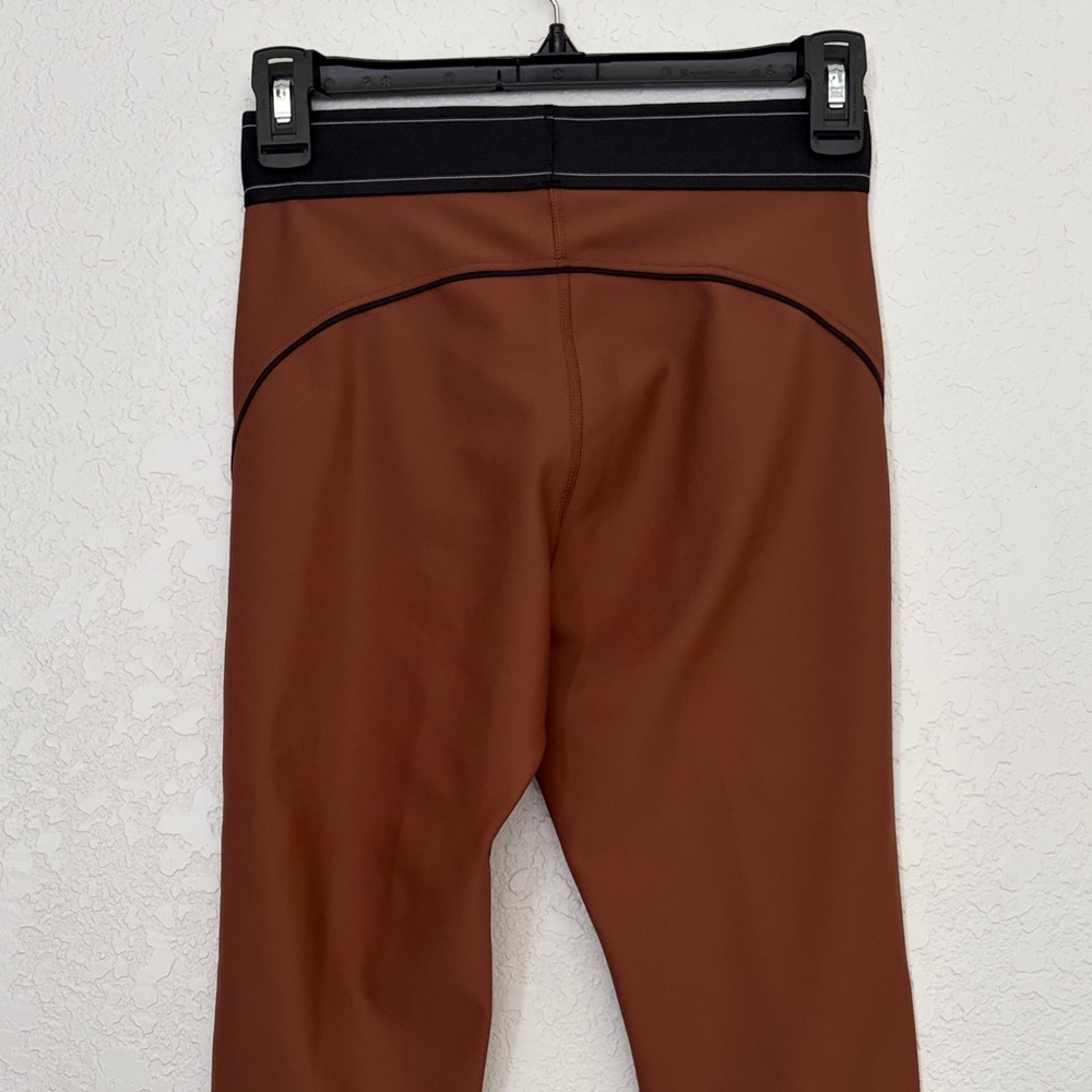 ALO Yoga Airlift High Waist Leggings in Copper - Picture 4 of 5